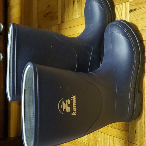 Rain boots, brand new - Picture 2 of 2